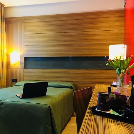 Hotel Kristal 3 Stelle Superior Zane Bagian luar foto