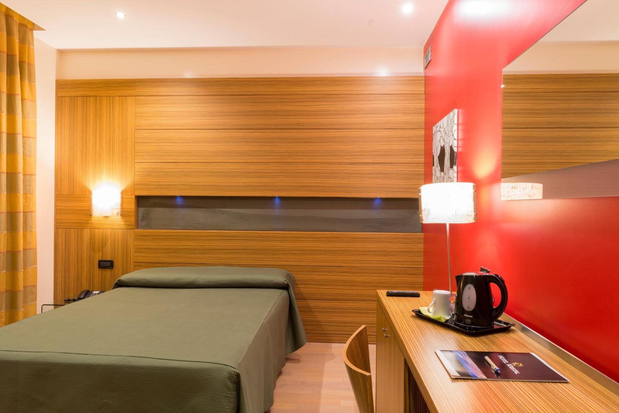 Hotel Kristal 3 Stelle Superior Zane Bagian luar foto