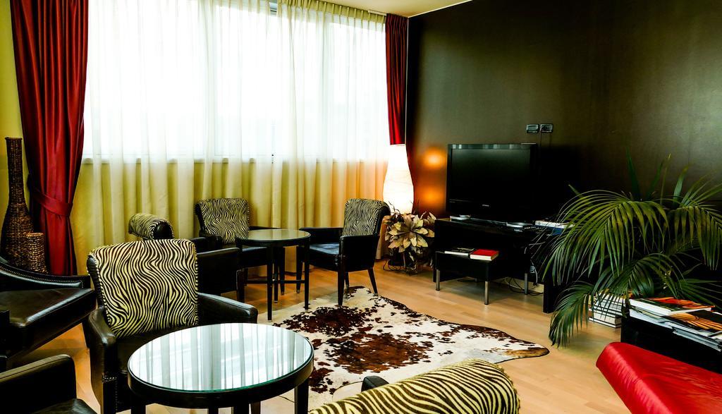 Hotel Kristal 3 Stelle Superior Zane Bagian luar foto