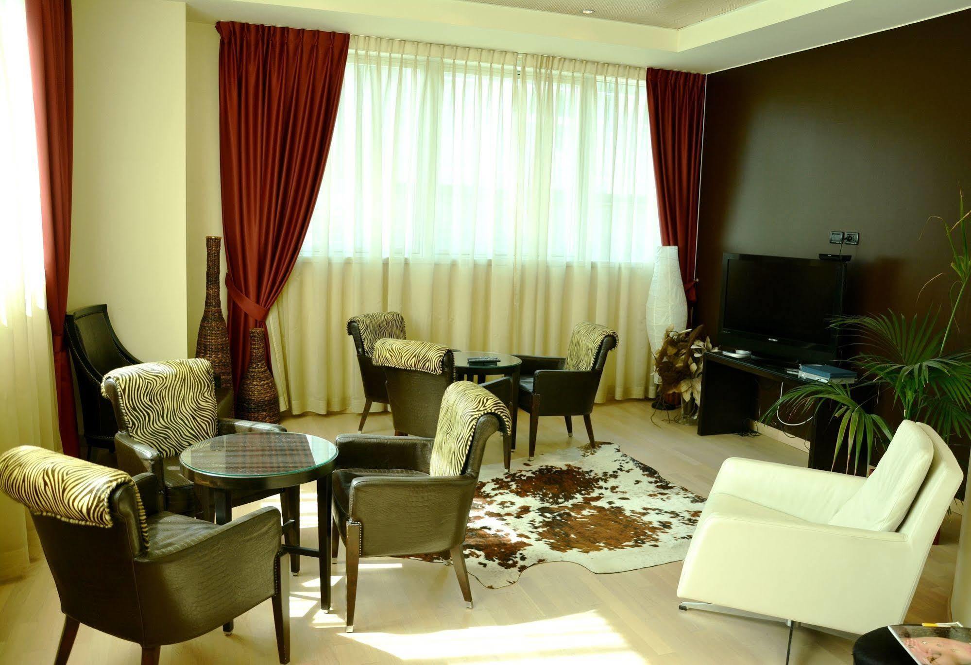 Hotel Kristal 3 Stelle Superior Zane Bagian luar foto