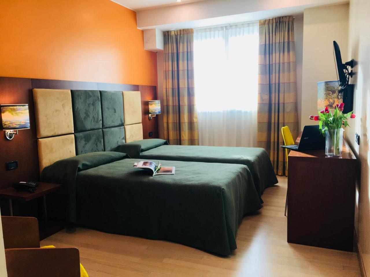 Hotel Kristal 3 Stelle Superior Zane Bagian luar foto