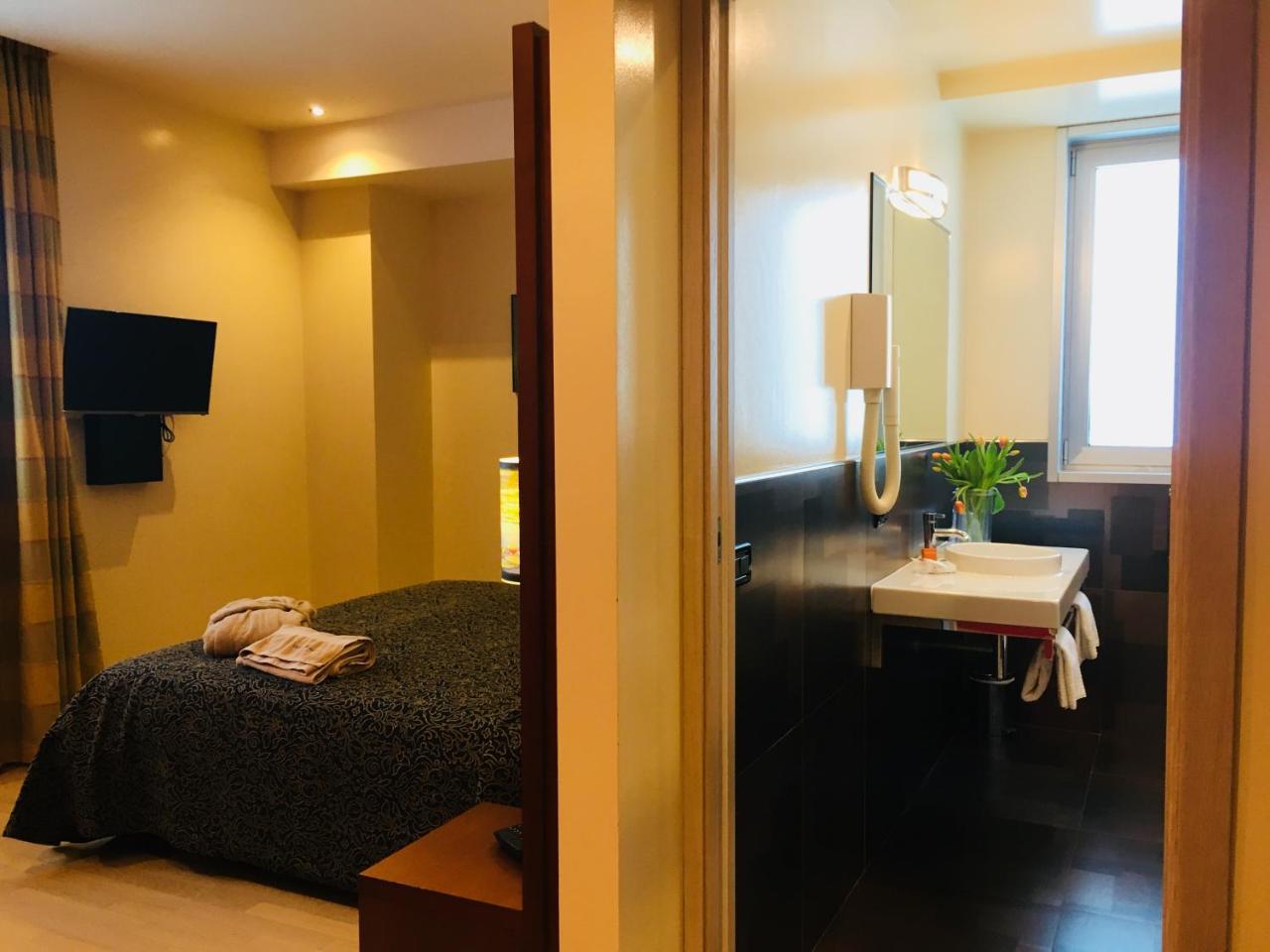 Hotel Kristal 3 Stelle Superior Zane Bagian luar foto