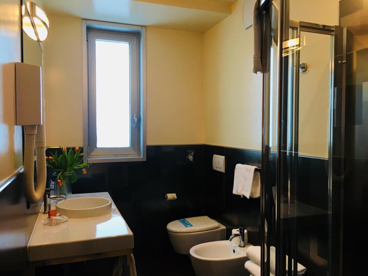 Hotel Kristal 3 Stelle Superior Zane Bagian luar foto