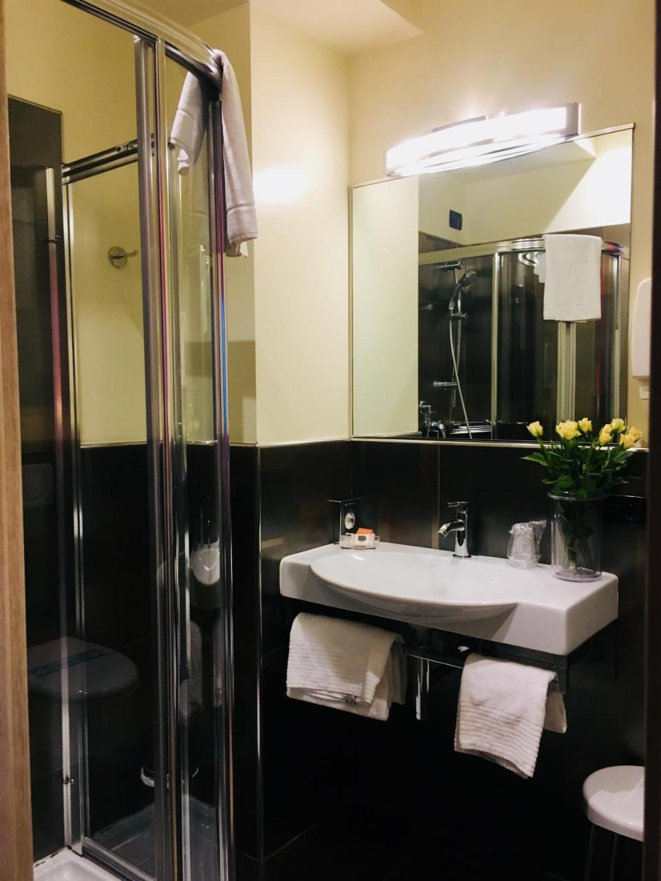 Hotel Kristal 3 Stelle Superior Zane Bagian luar foto